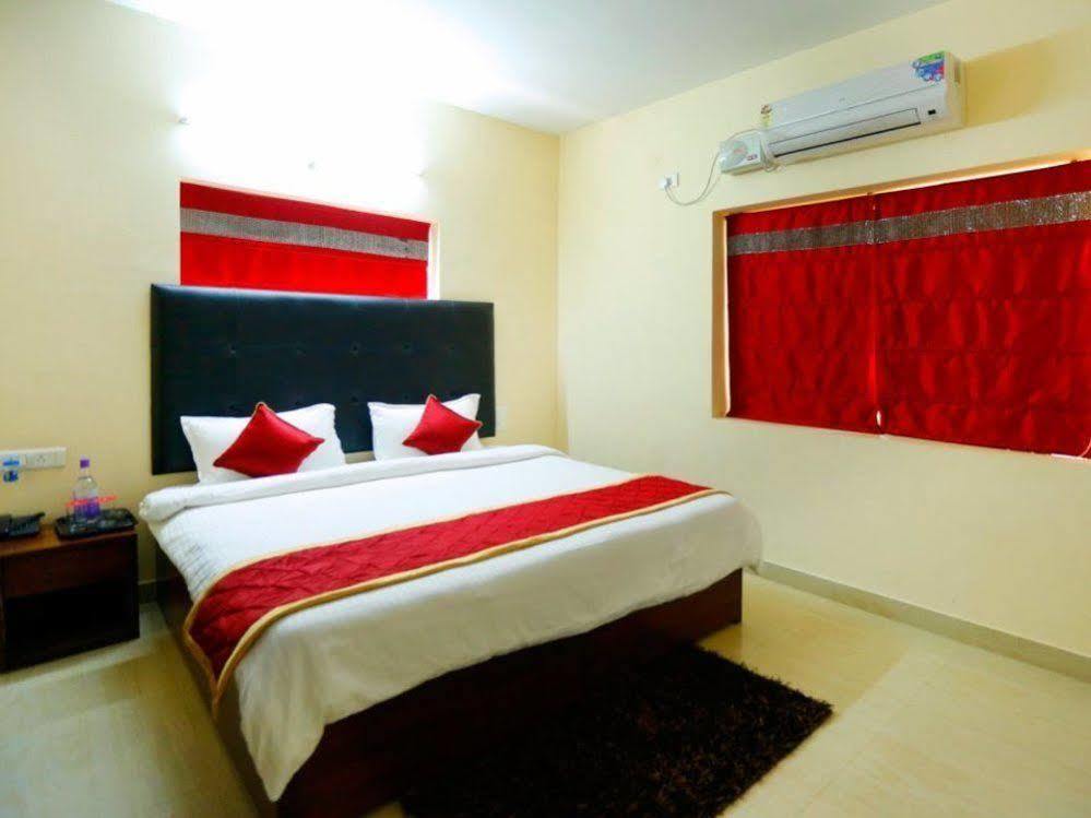 Namo Suites Hyderabad Esterno foto